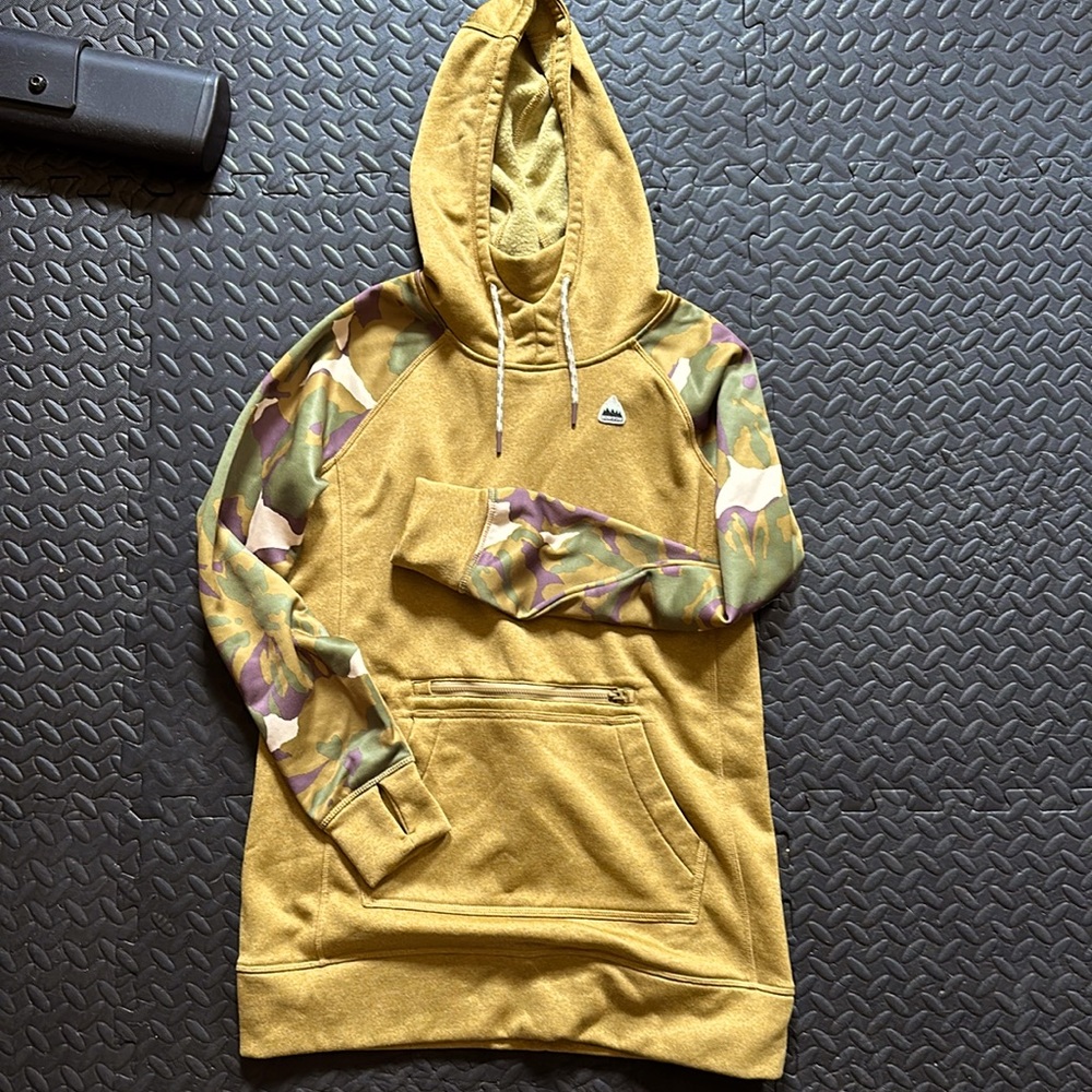 Burton cozy women’s camo hoodie - size Small